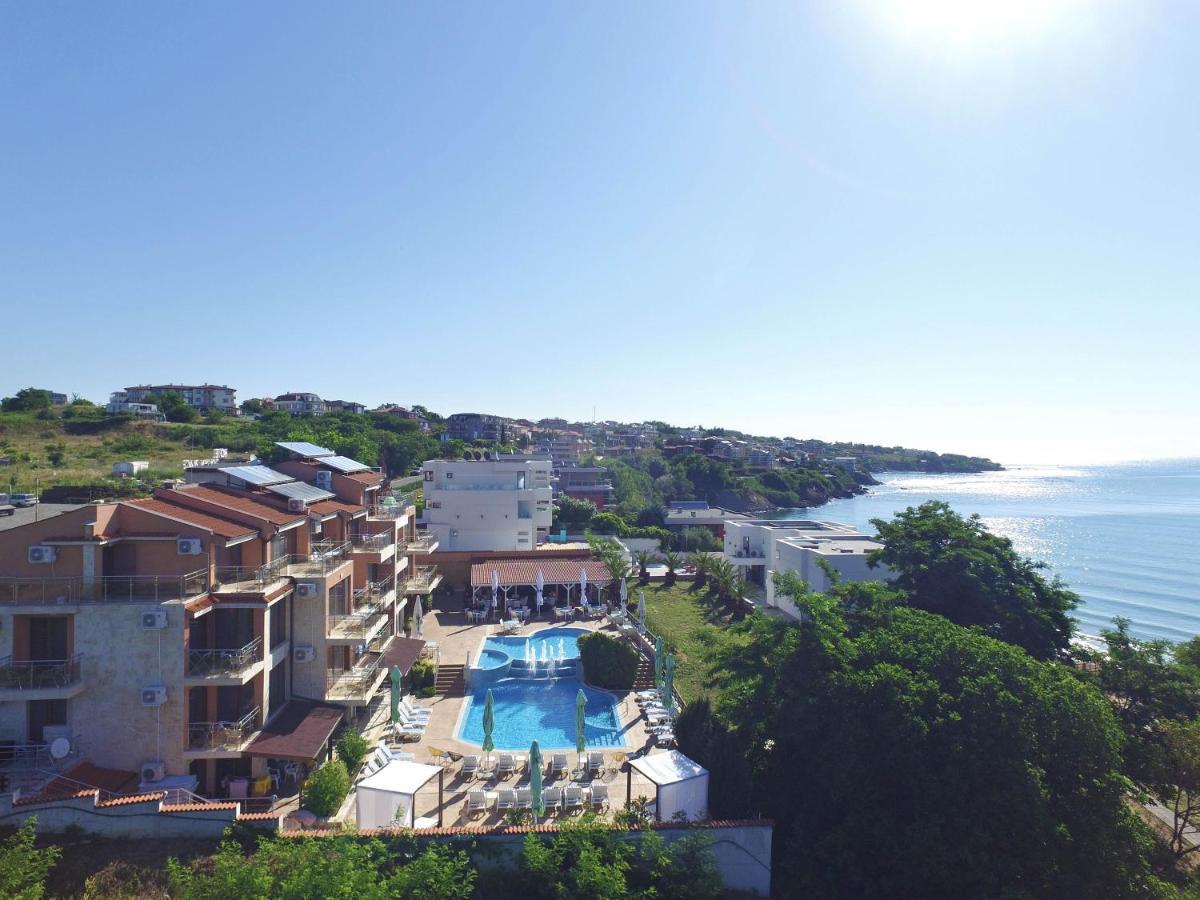 Семеен Хотел Golden Place Hotel Sozopol Exterior photo